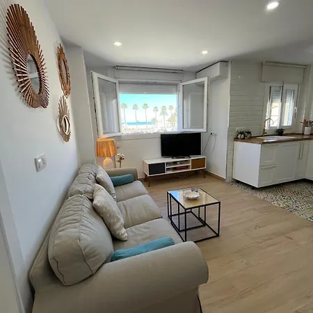 The Traveller's House Con Vistas A Playa La Caleta Cadiz